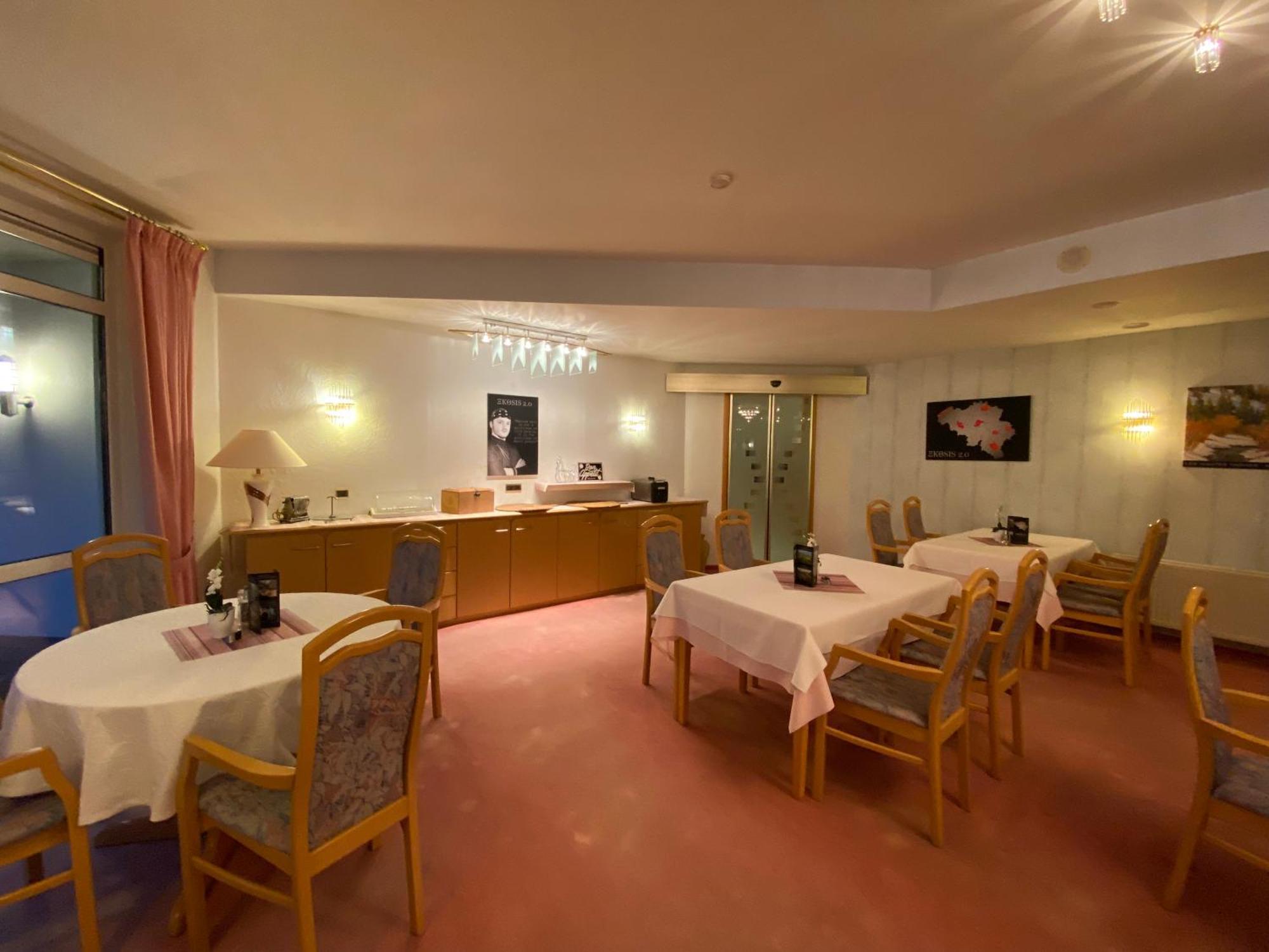 Hotel Altitude Бург-Рюлан Екстериор снимка