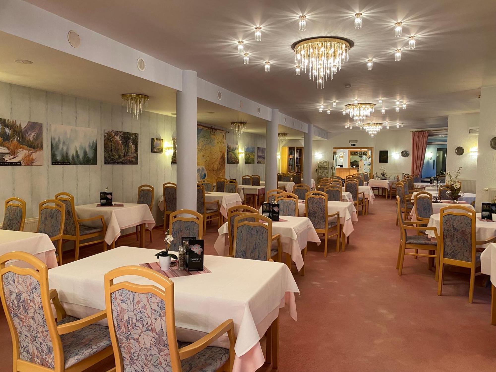 Hotel Altitude Бург-Рюлан Екстериор снимка